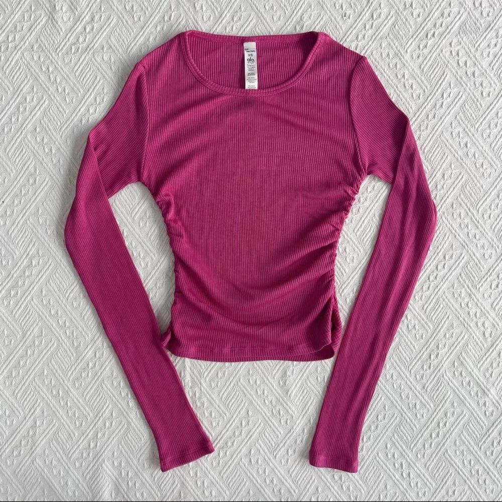alo gather long sleeves raspberry sorbet size XS